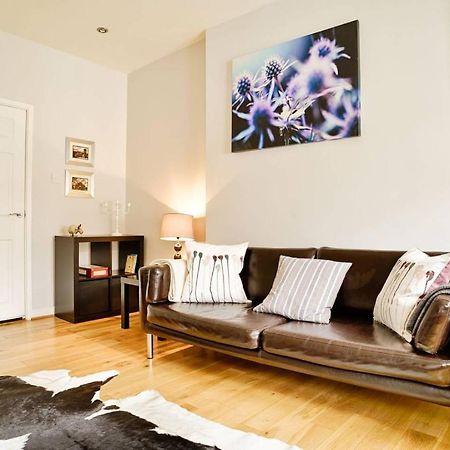 אדינבורו Joivy Bright Royal Mile Apartment מראה חיצוני תמונה