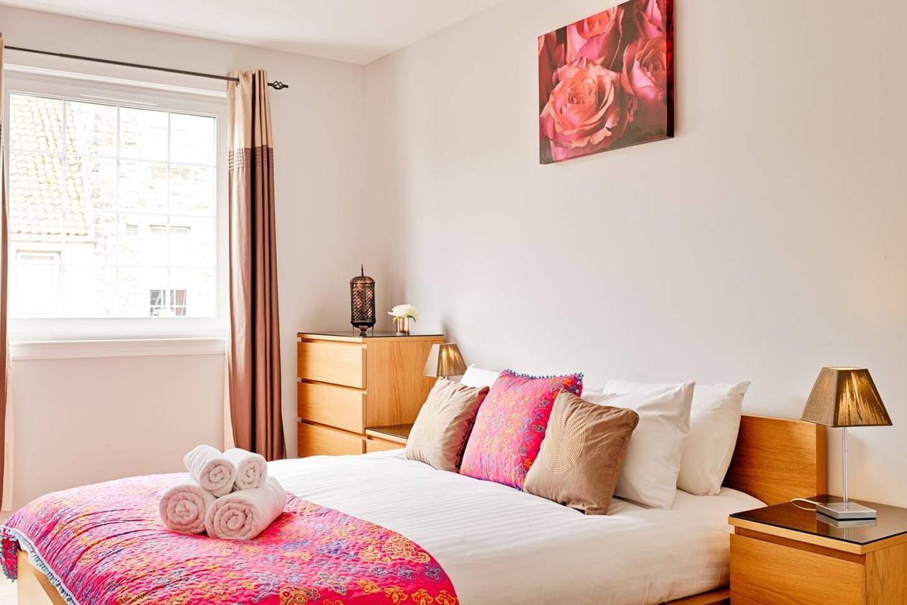 אדינבורו Joivy Bright Royal Mile Apartment מראה חיצוני תמונה
