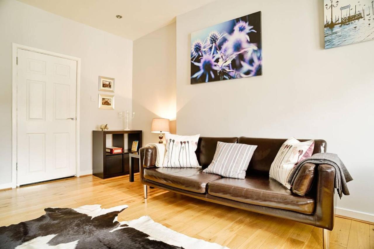 אדינבורו Joivy Bright Royal Mile Apartment מראה חיצוני תמונה